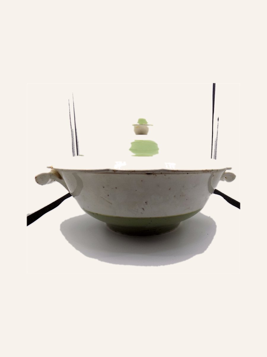 Lidded tureen with green rim line