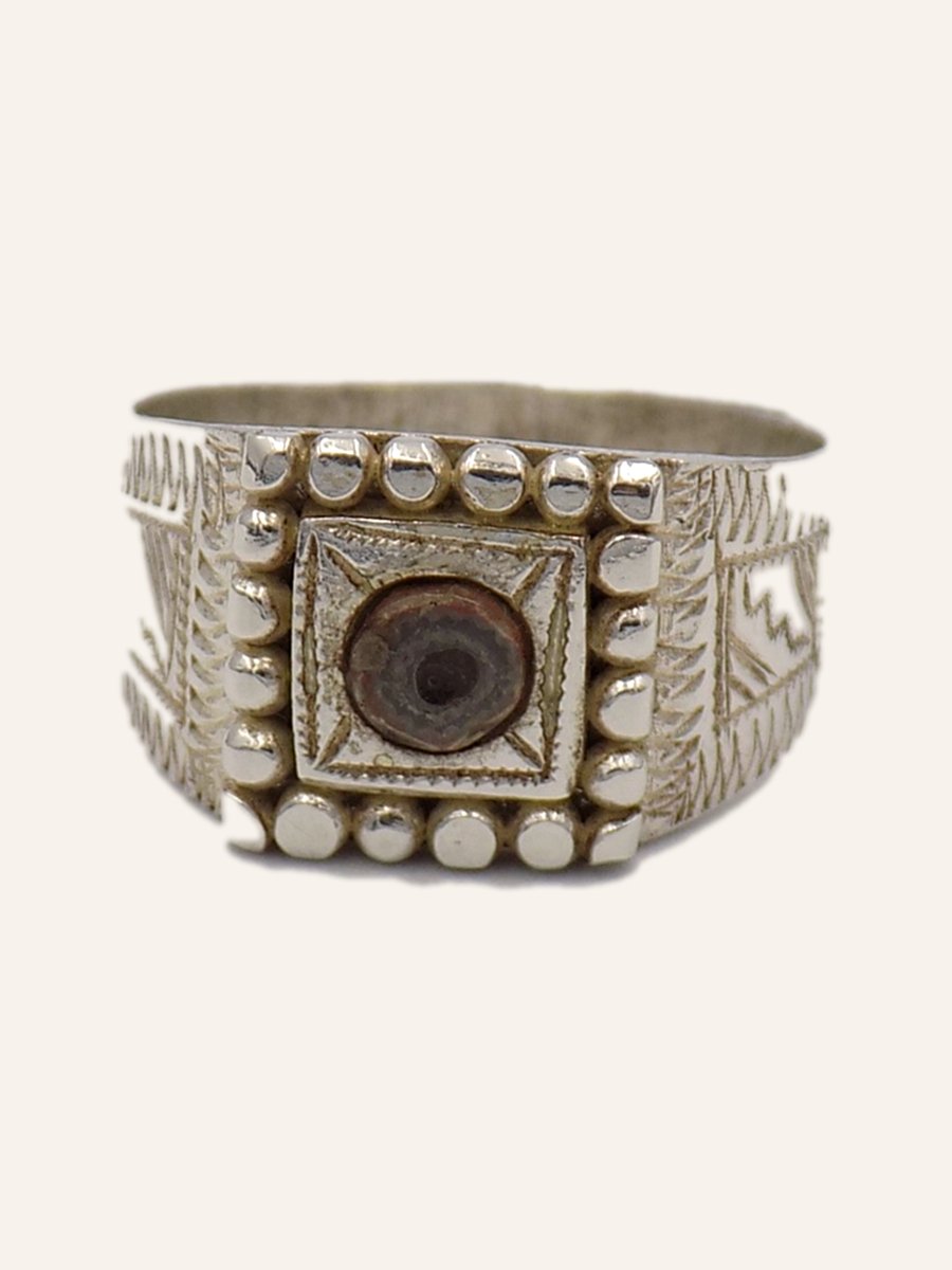 Berber ring with cabochon and granulation