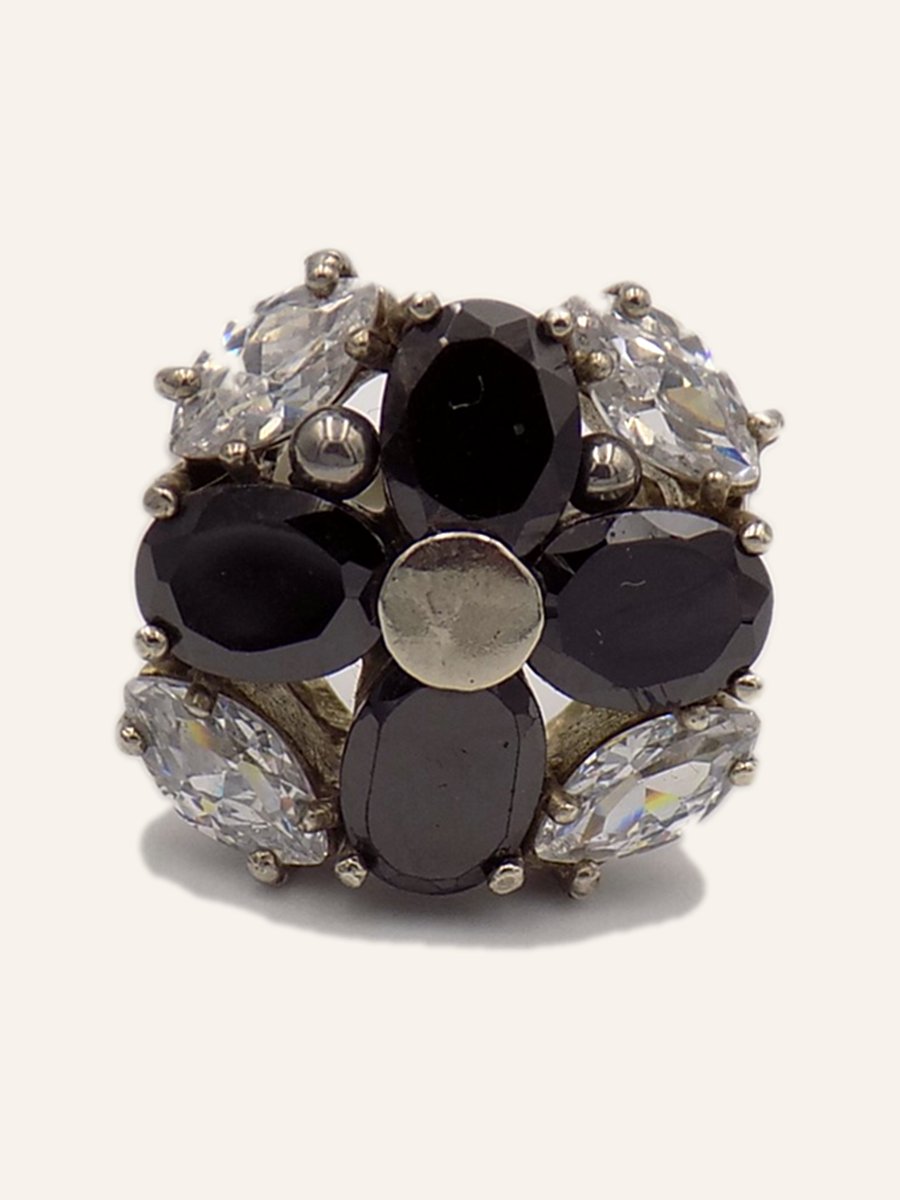 Black and white bouquet ring