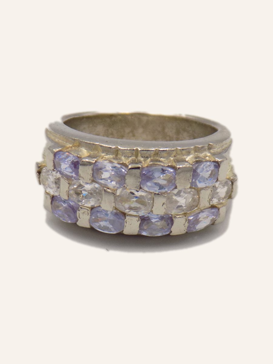 Band ring with two rows of lilac stones