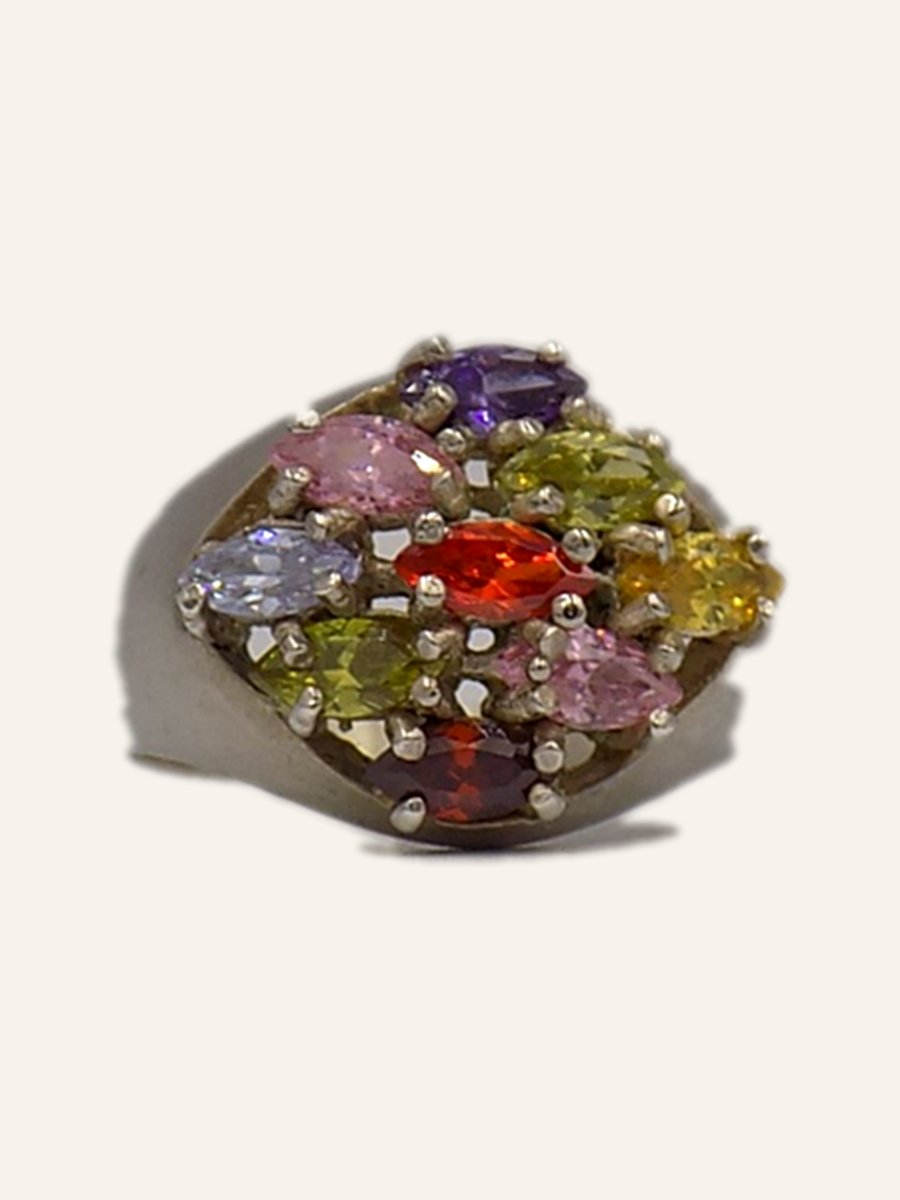 Dome ring with multicoloured stones