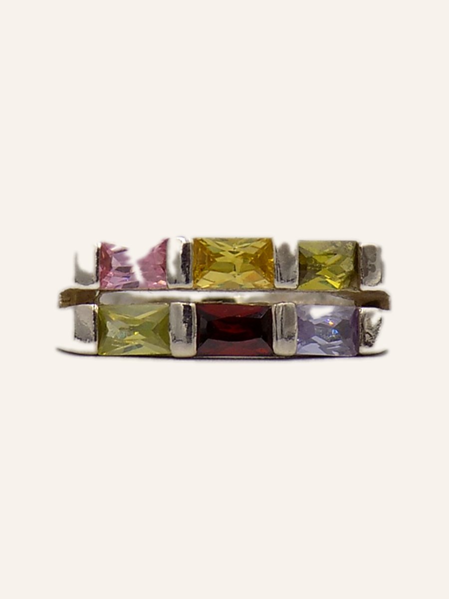 Band ring with coloured baguettes