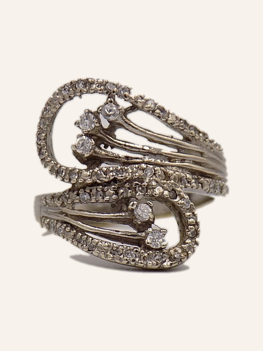 Waves ring pavé-set with cubic zirconia