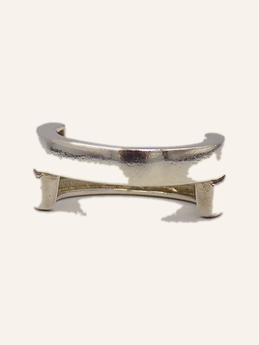 Wide band with engraved decoration