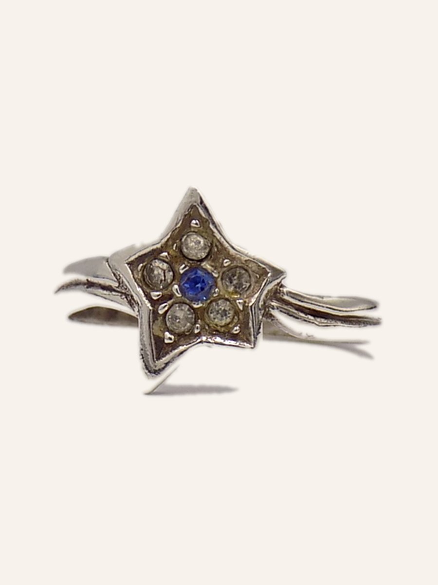 Star ring with blue cubic zirconia