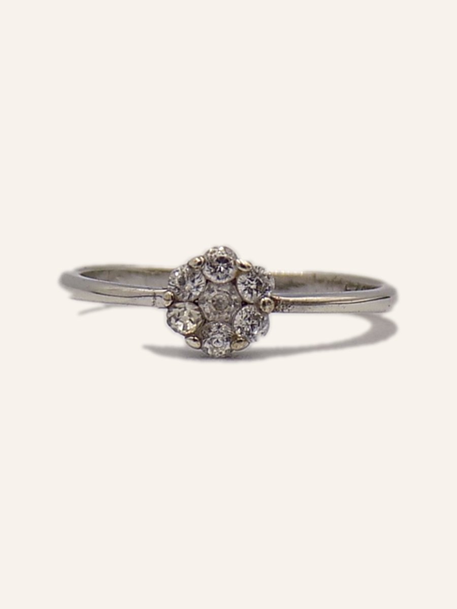 Small flower ring with cubic zirconia