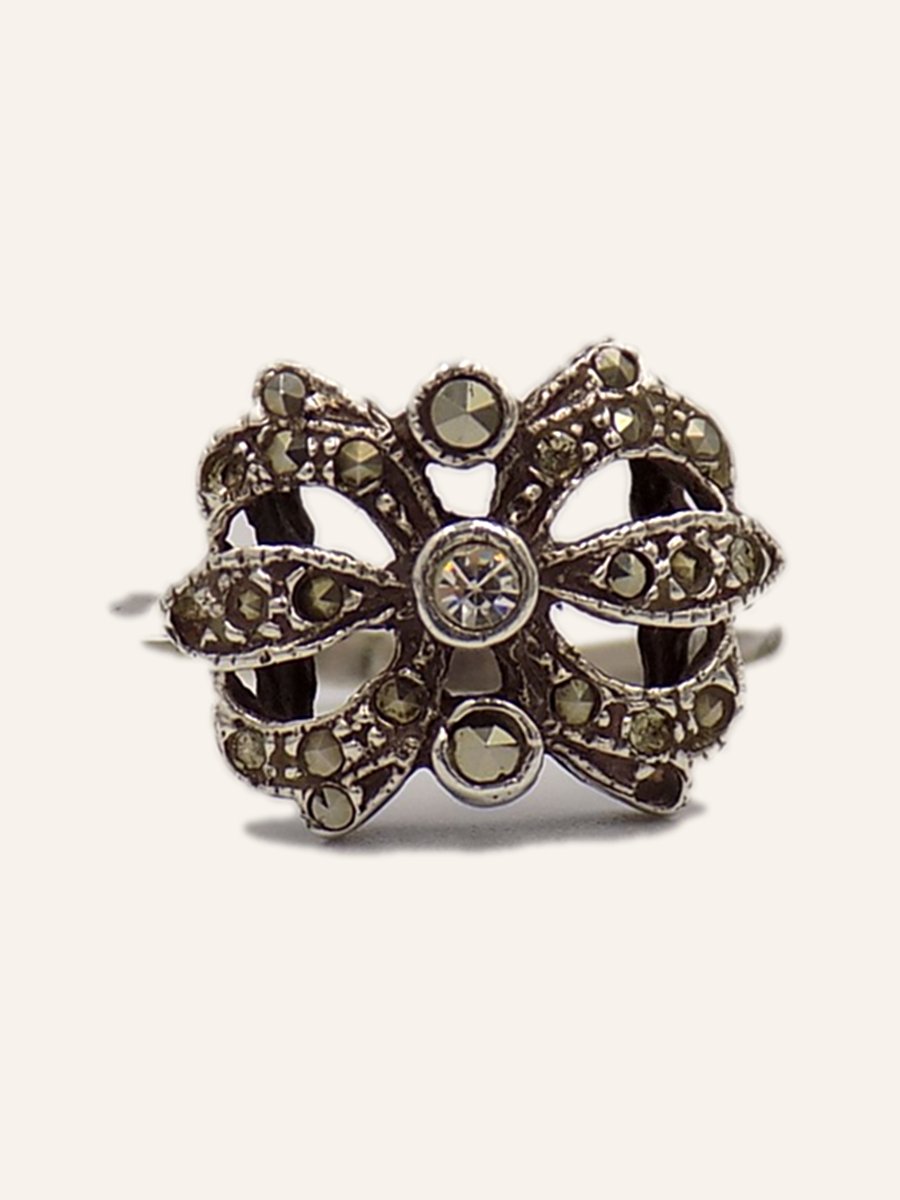 Rosette ring with marcasites and onyx