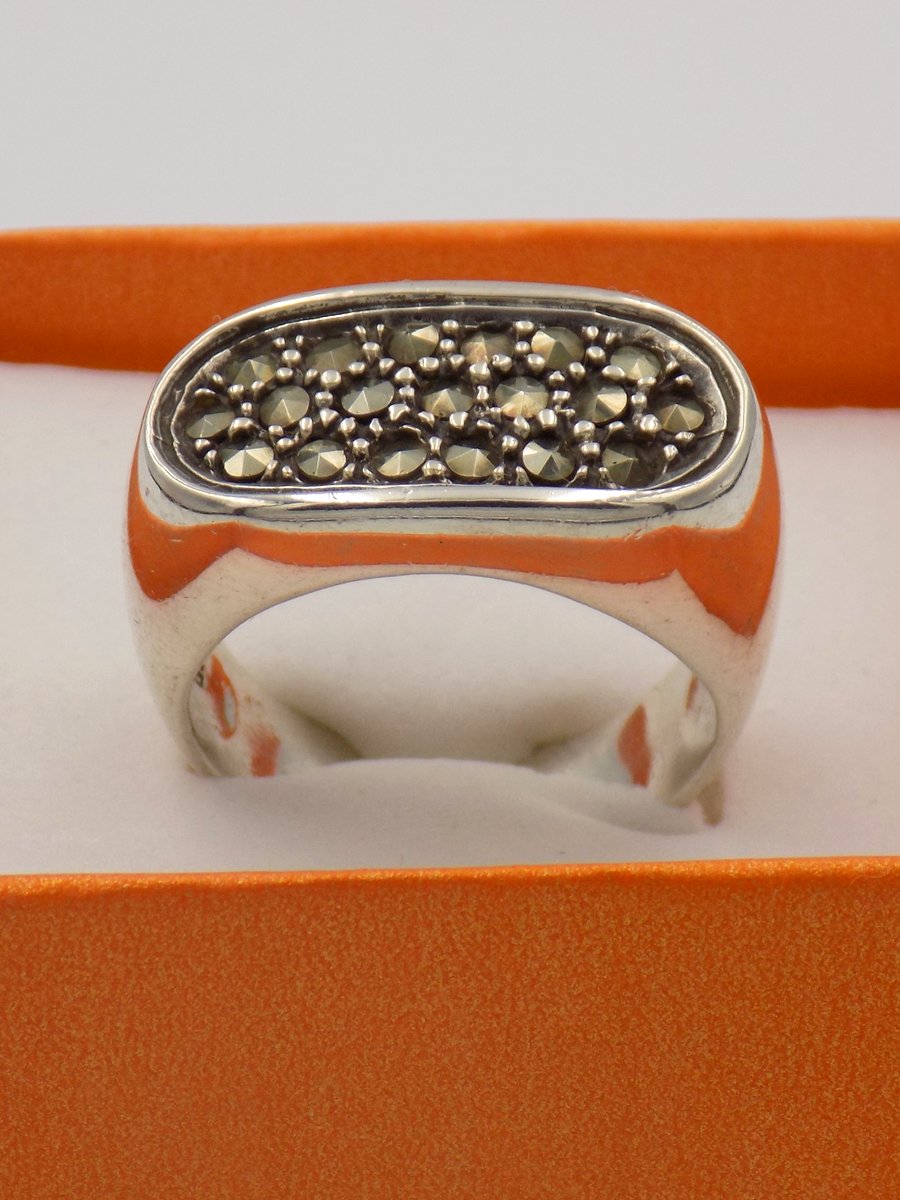 Band ring pavé-set with marcasites