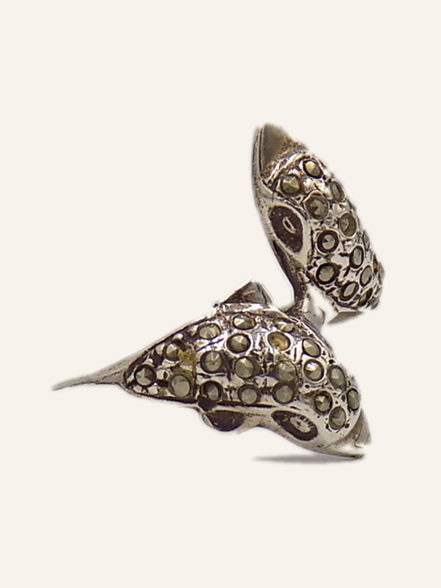 Bague queue de poisson à marcassites