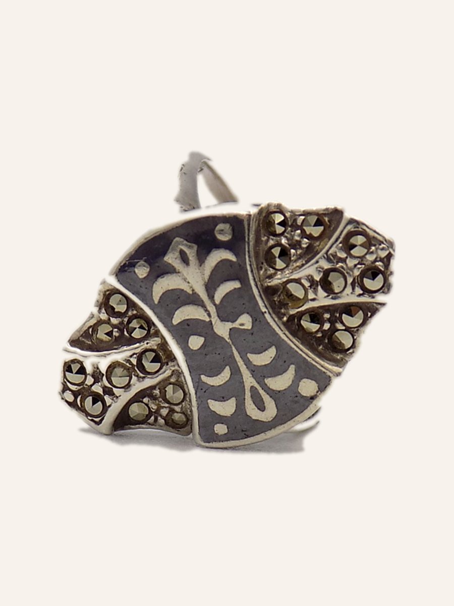 Shield ring with enamel and marcasites