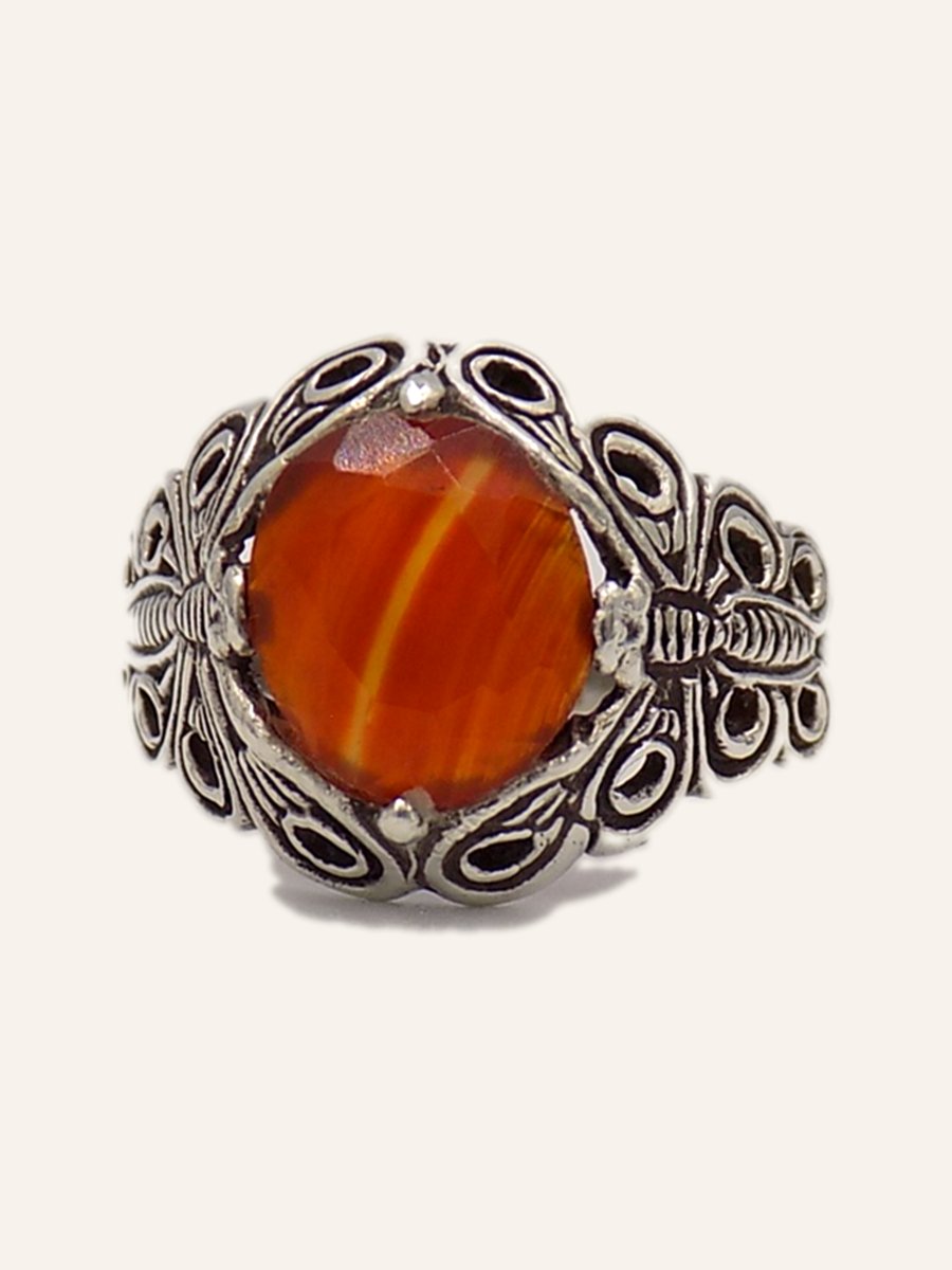 Ring with banded agate and filigree