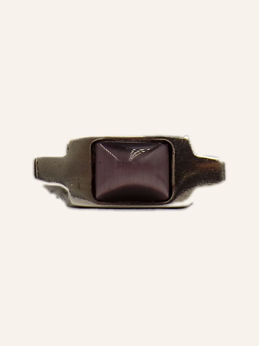 Rectangular ring with plum cabochon