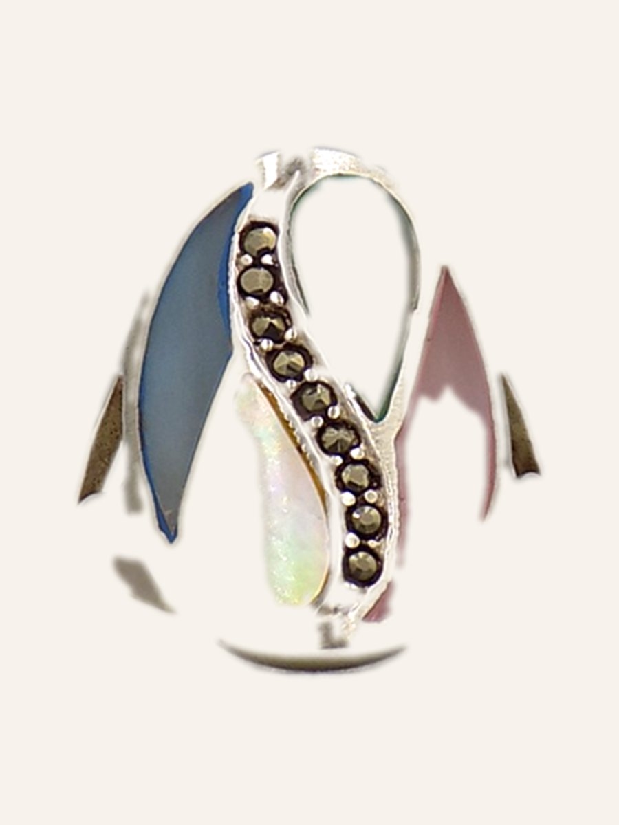 Bague à nacre et marcassites en volute