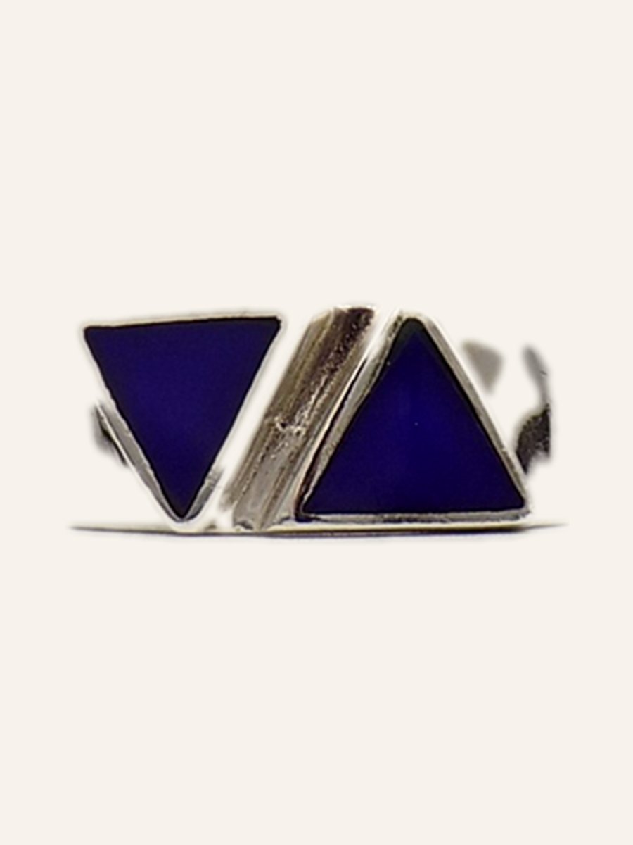 Ring with two lapis triangles