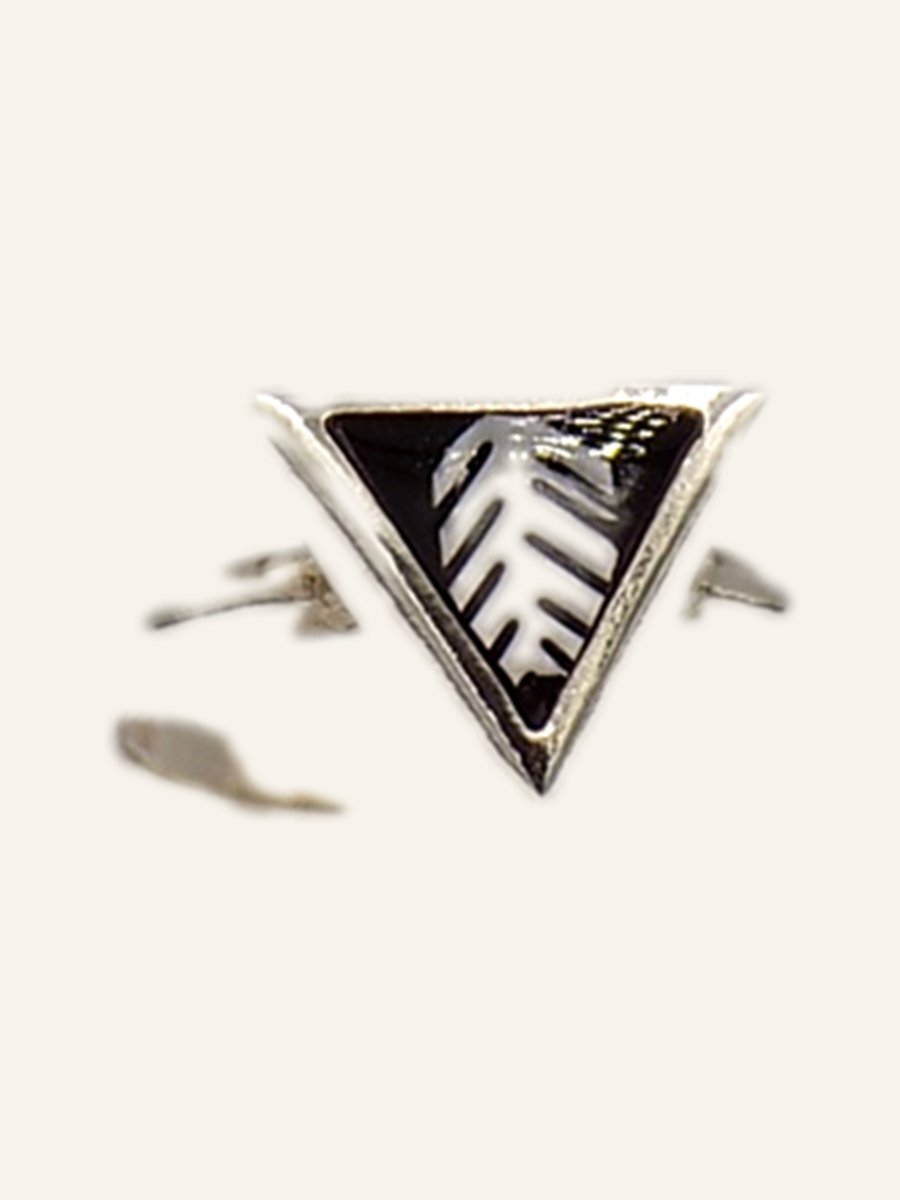 Triangle ring with black and white enamel