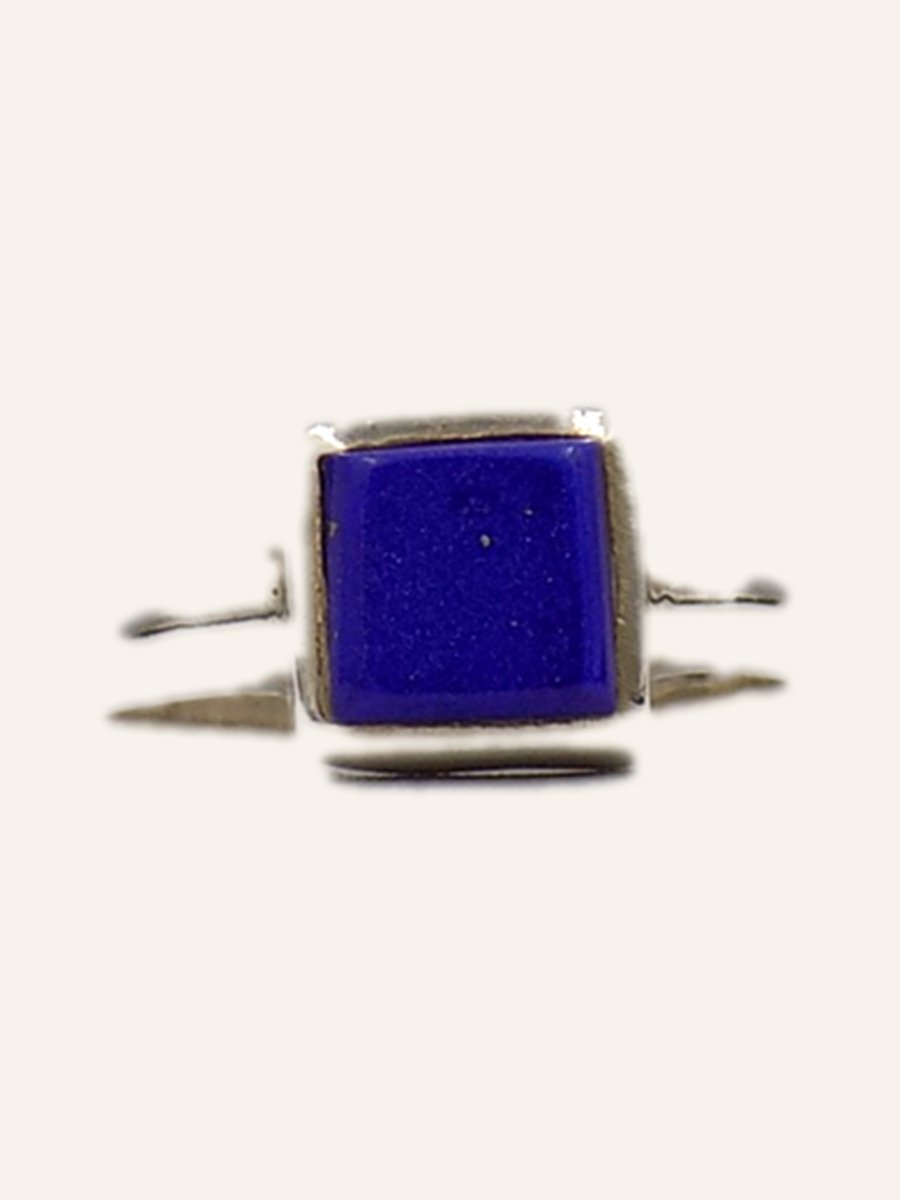 Square ring with lapis lazuli