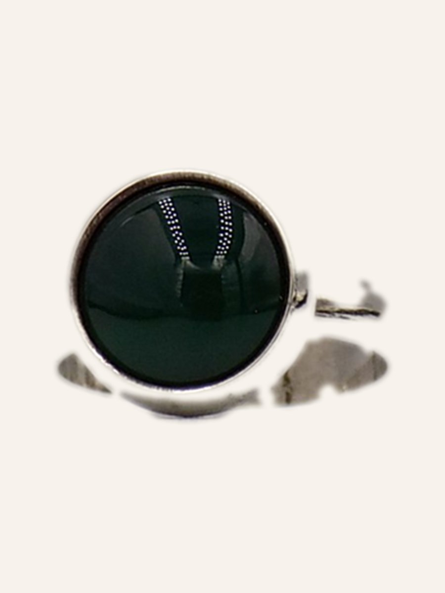 Ring with large round malachite