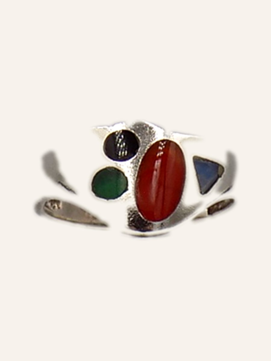 Ring with carnelian and coloured stones