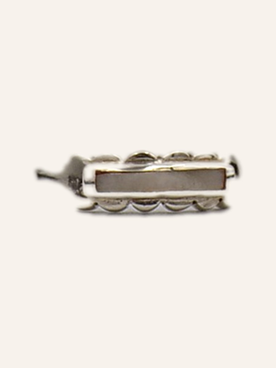 Band ring with engraved decoration