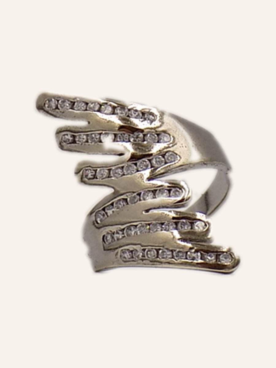Wave ring pavé-set with cubic zirconia