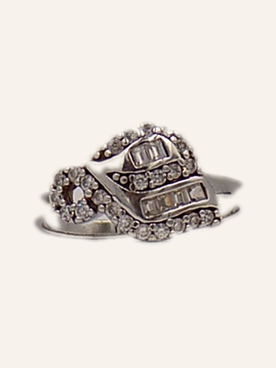 Ring with baguettes and pavé-set cubic zirconia