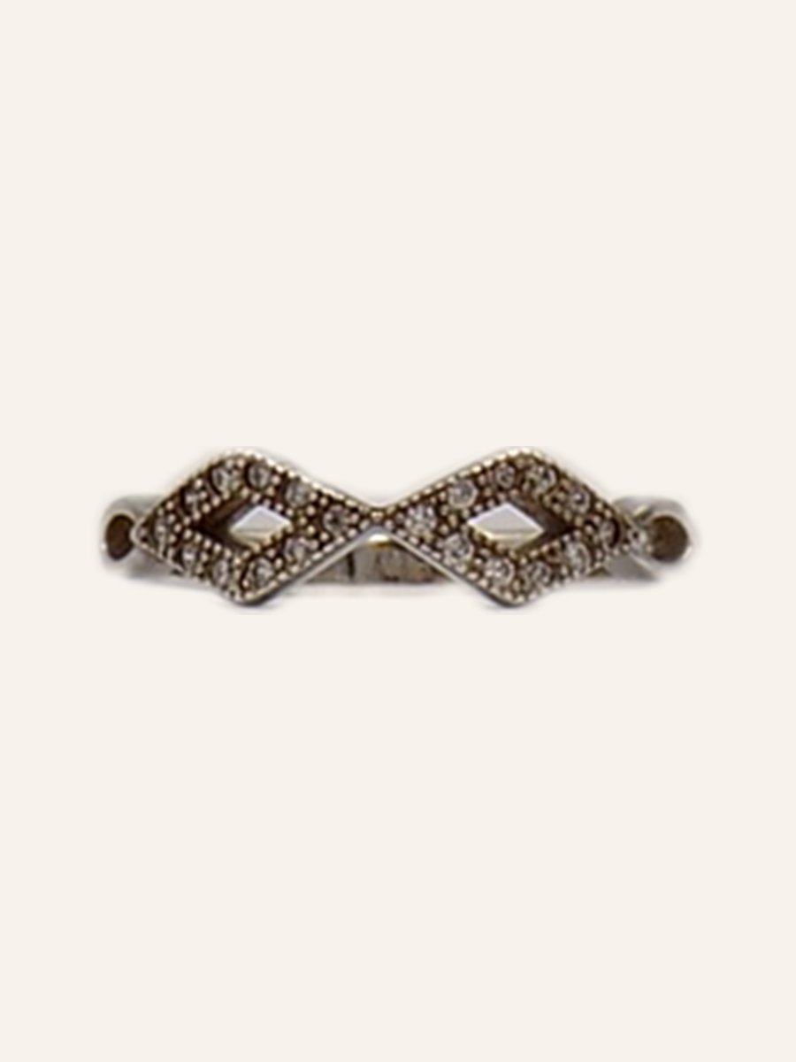 Wedding band with diamond shapes and marcasites