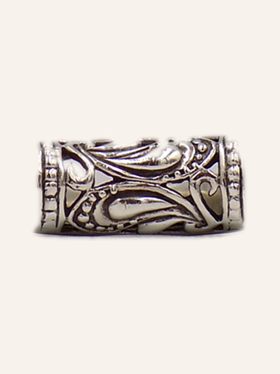 Openwork band ring with foliate scrolls