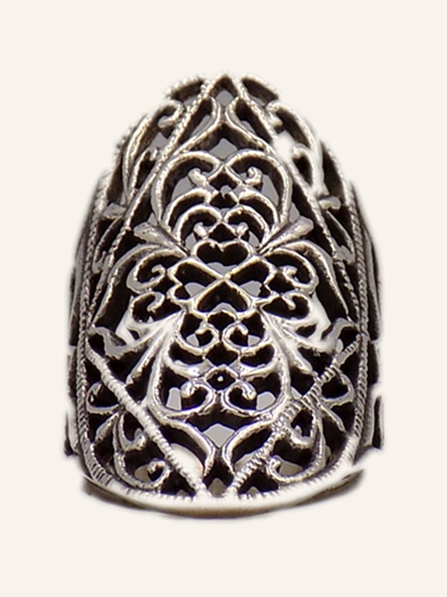 Openwork dome ring with rosettes