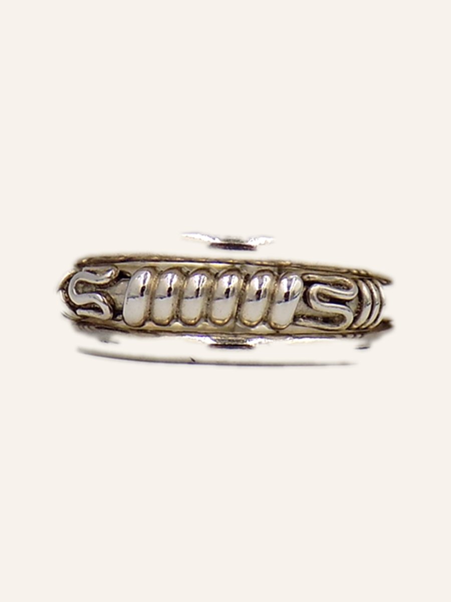 Wide fluted band