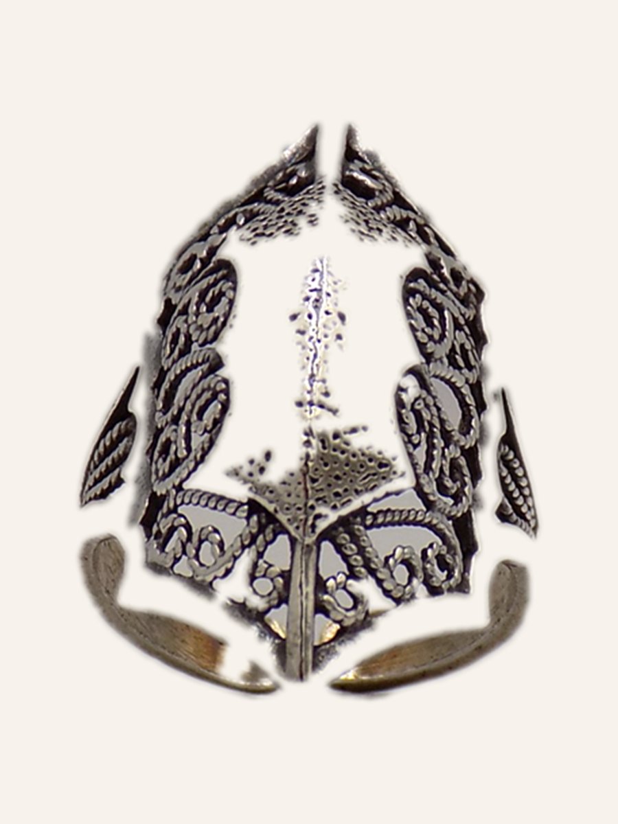 Openwork crown ring with points