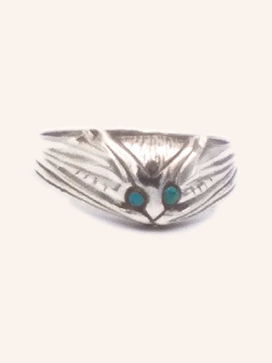 Owl ring with turquoise eyes