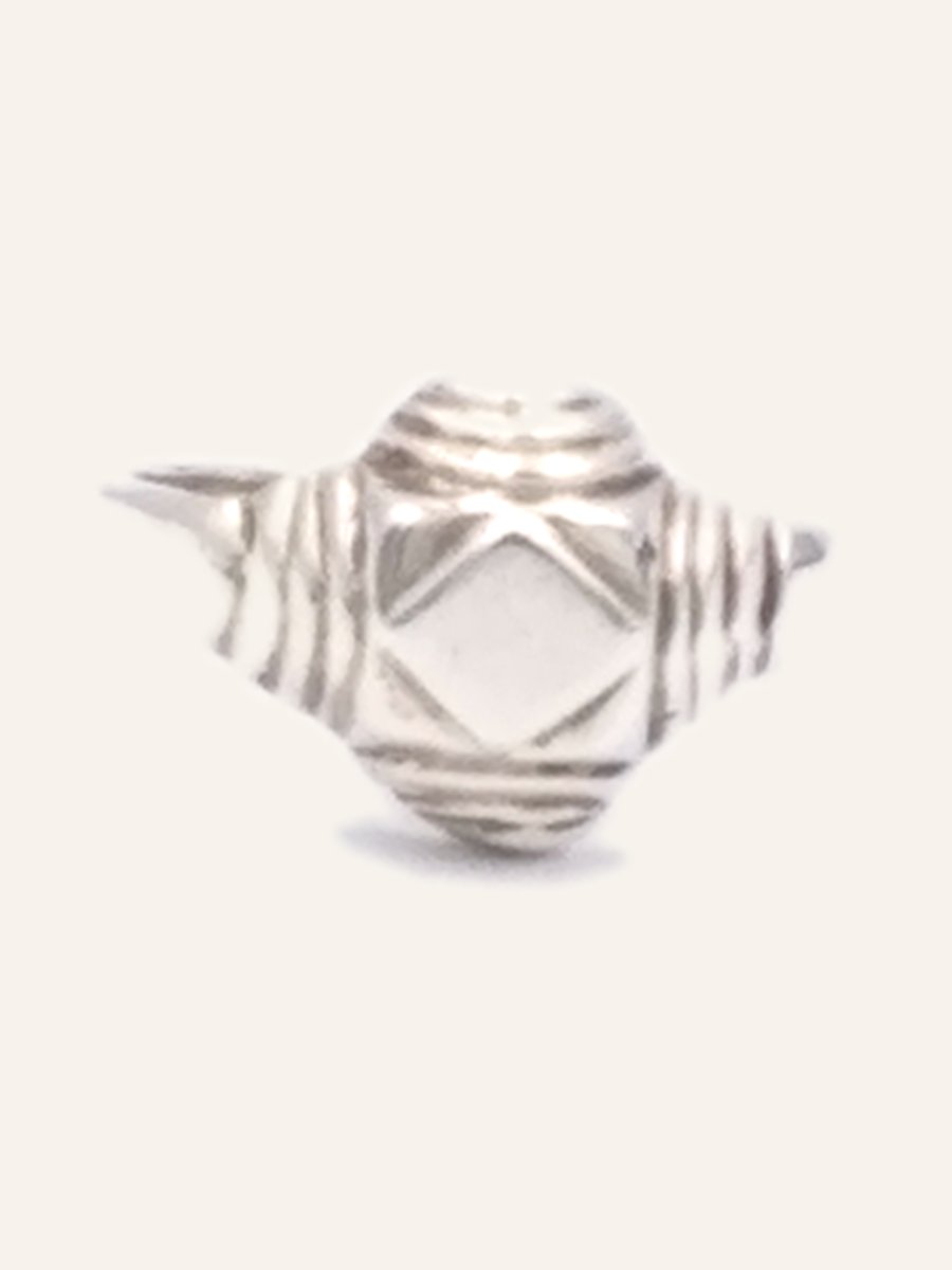 Berber ring with engraved diamond shape