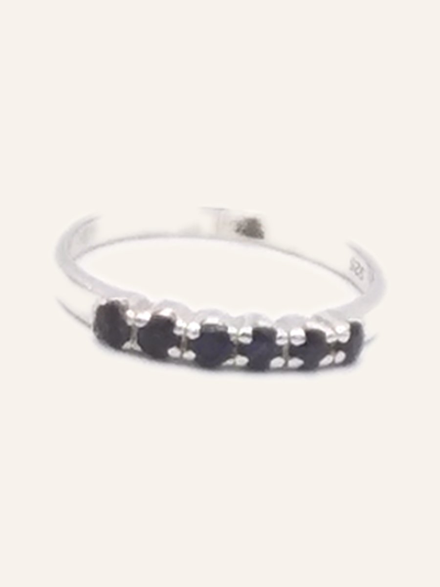 Wedding band with onyx and beads