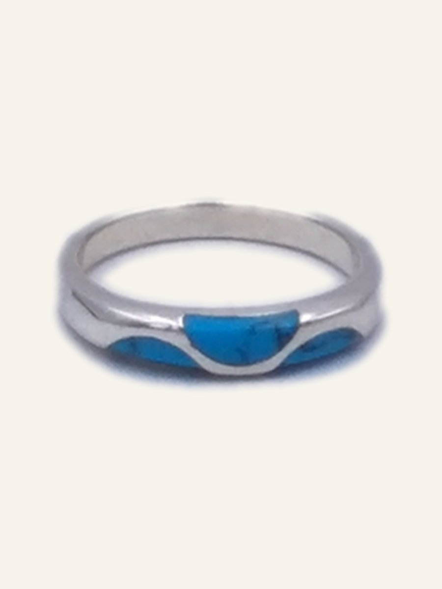 Ring with turquoise inlay line