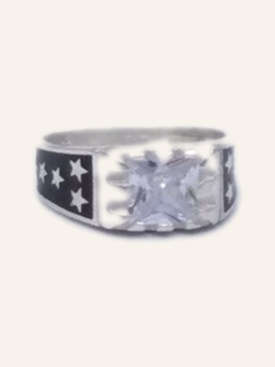 Men's ring with cubic zirconia and engraved stars
