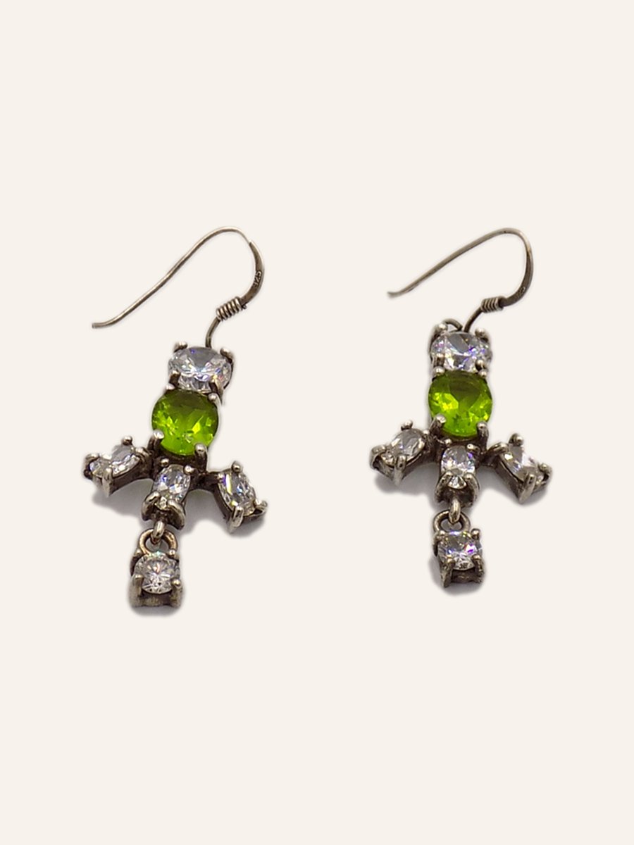 Cross earrings with peridots