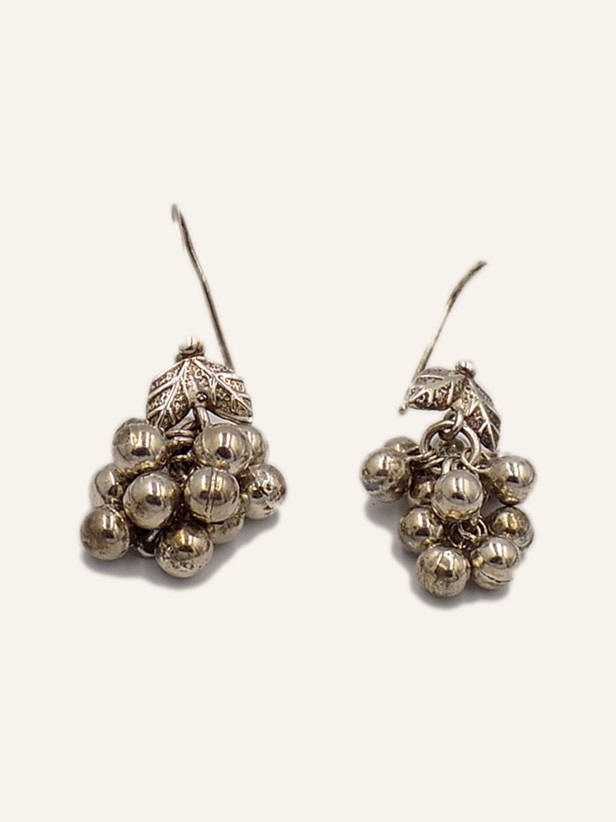 Cluster earrings with beads