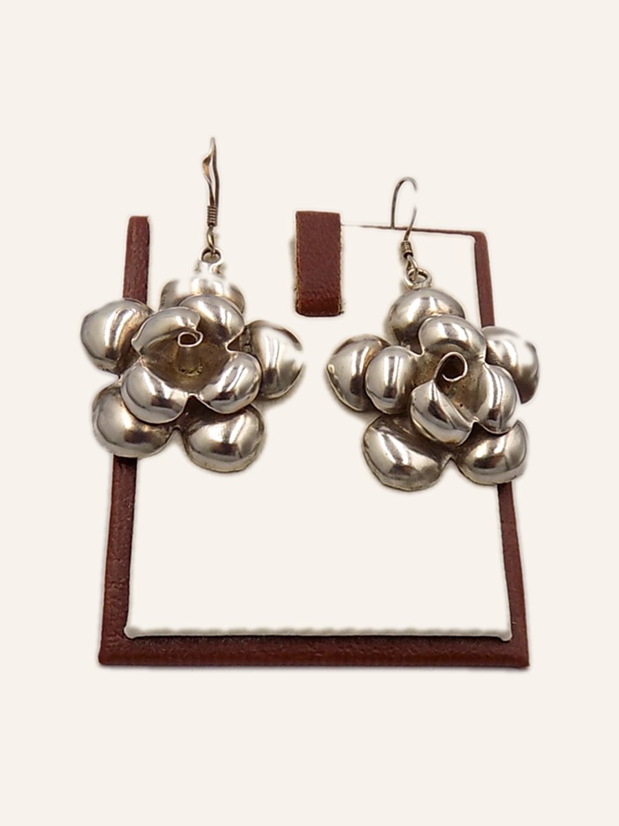 Cluster earrings with little bells