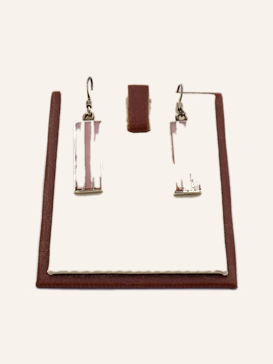 Bar earrings in mother-of-pearl