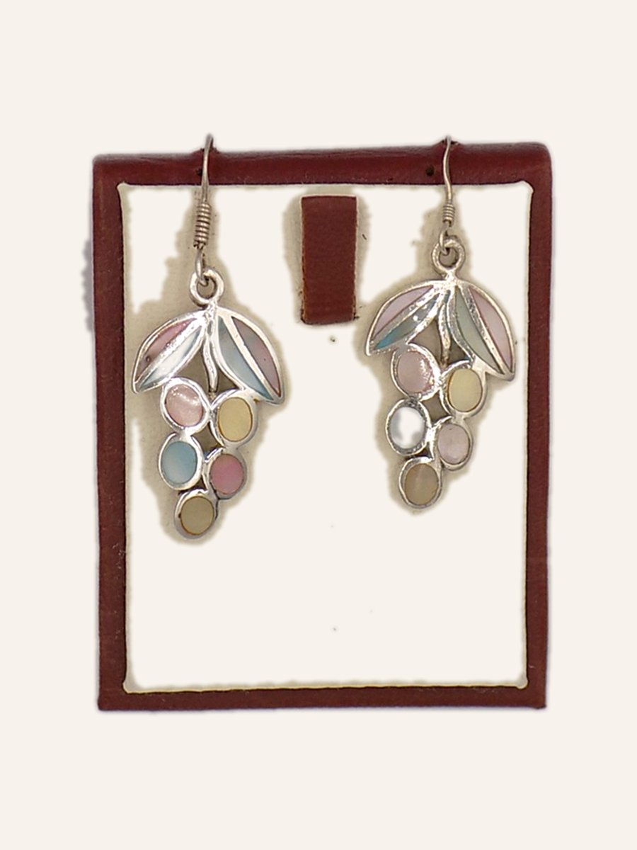 Cluster earrings in pastel mother-of-pearl