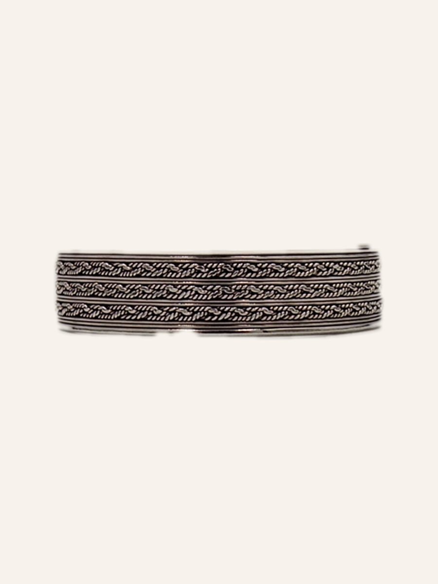 Cuff with twisted bands