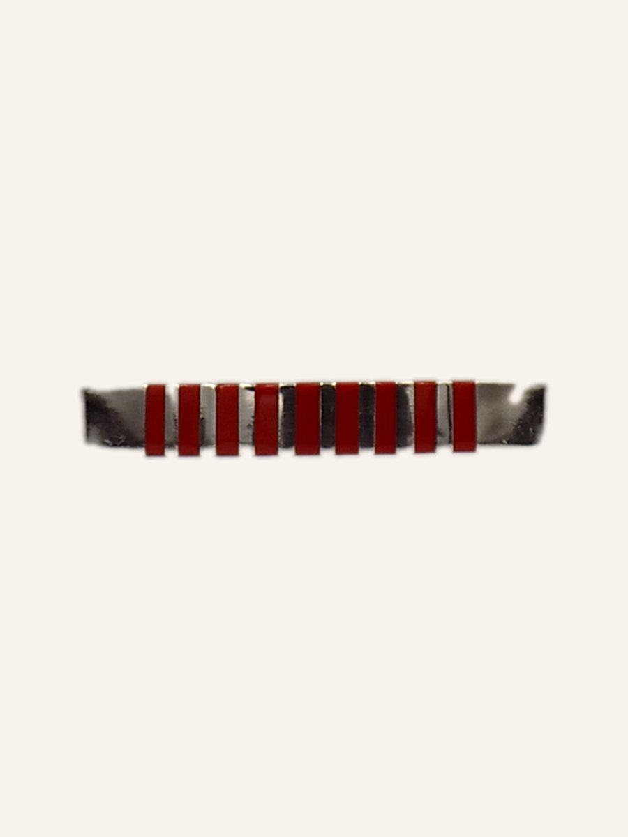 Bar bracelet with coral