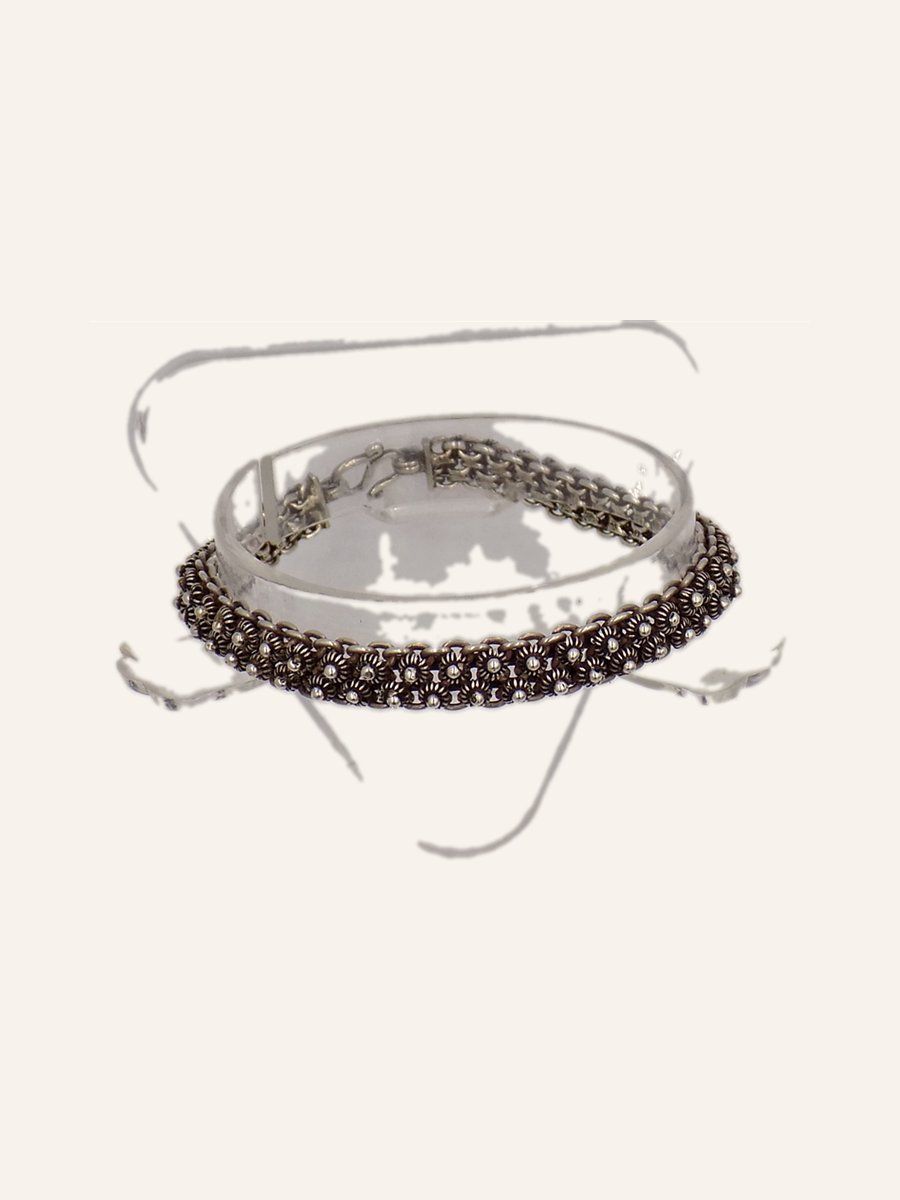 Flexible bracelet with marcasites