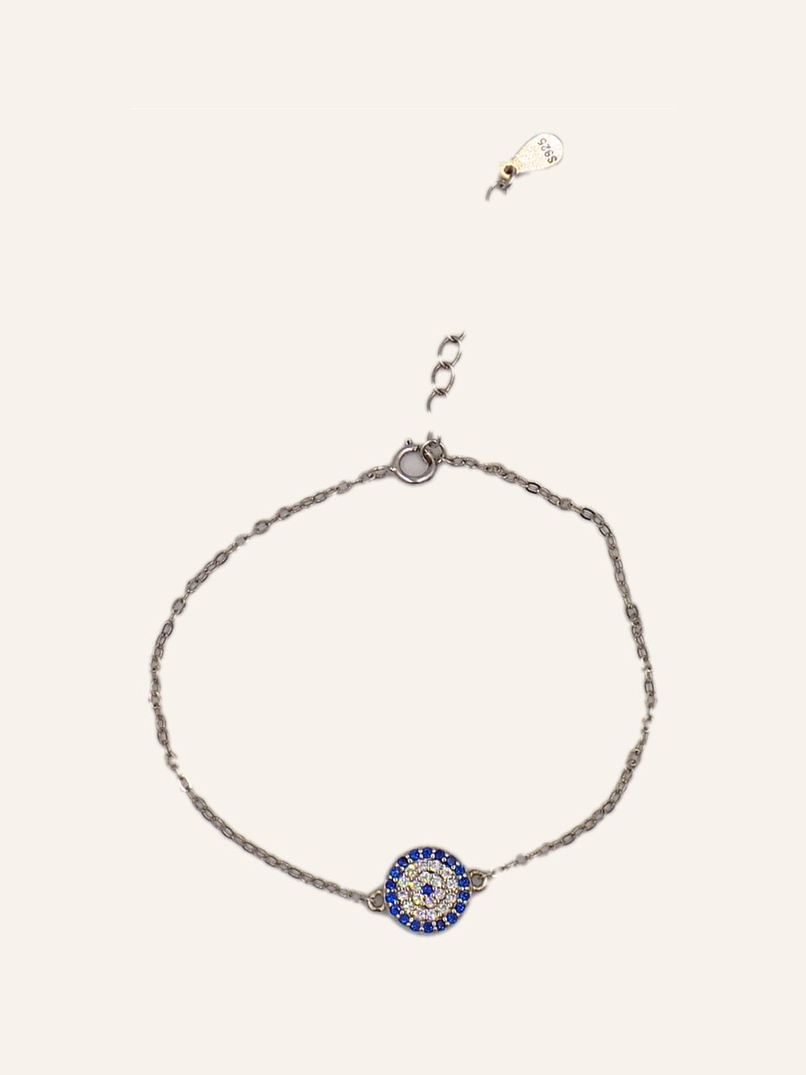 Fine bracelet with blue eye bead