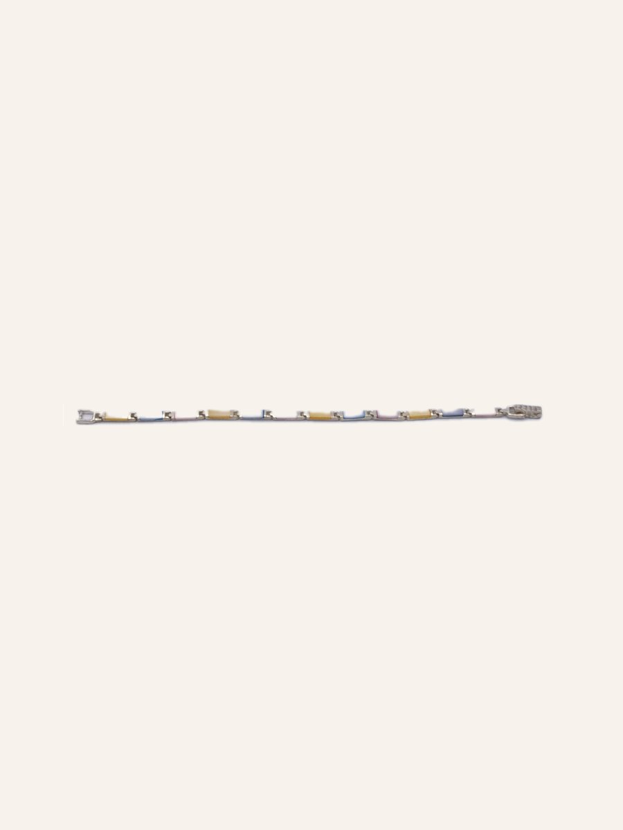 Chain bracelet with fine links