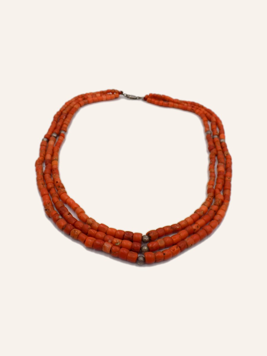 Collier trois rangs de corail