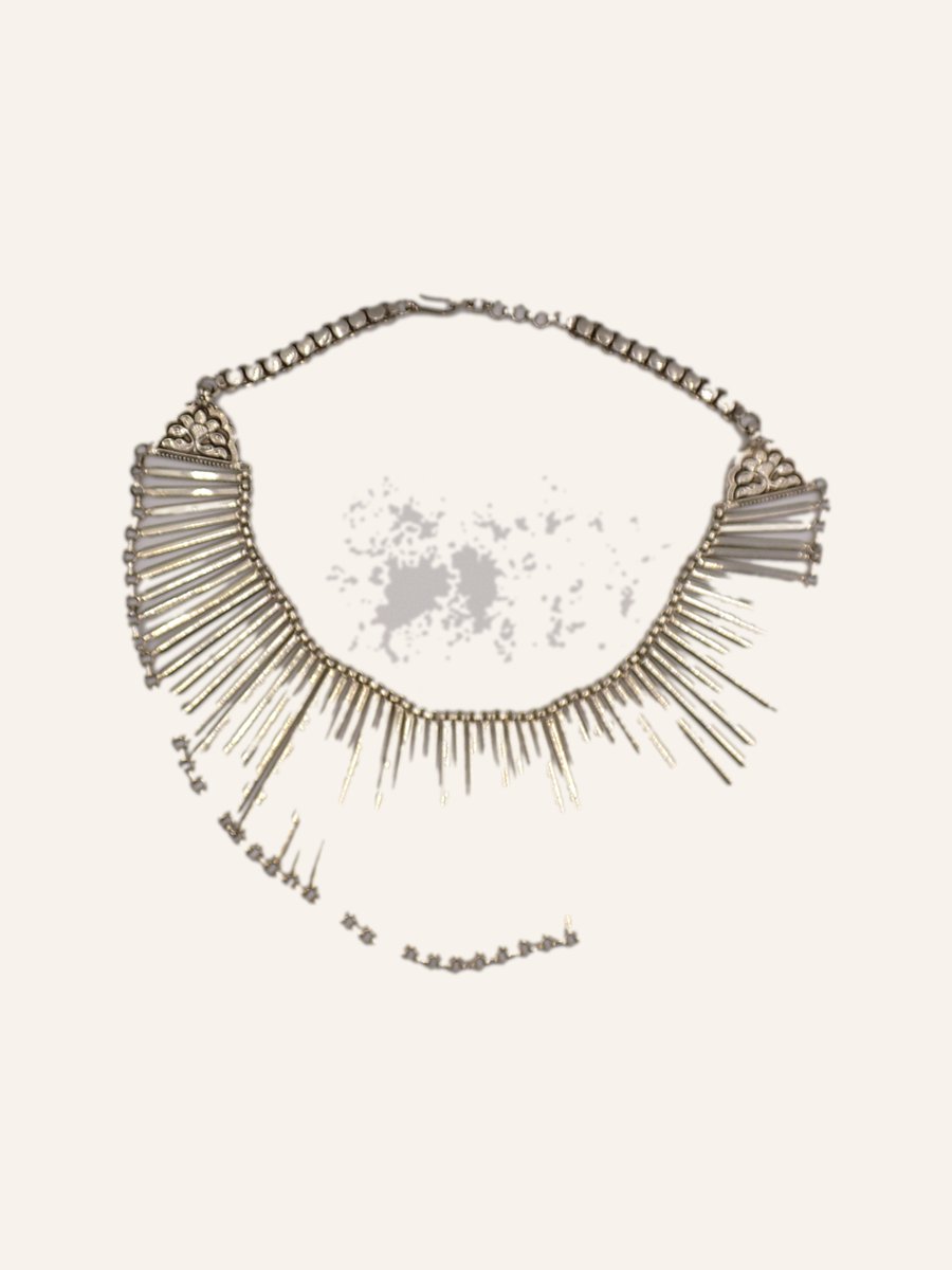 Collier plastron à franges d'argent