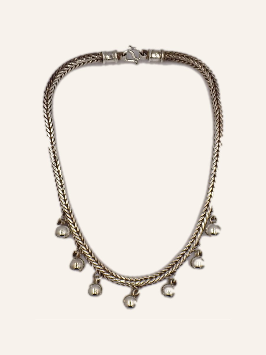 Necklace with silver drops