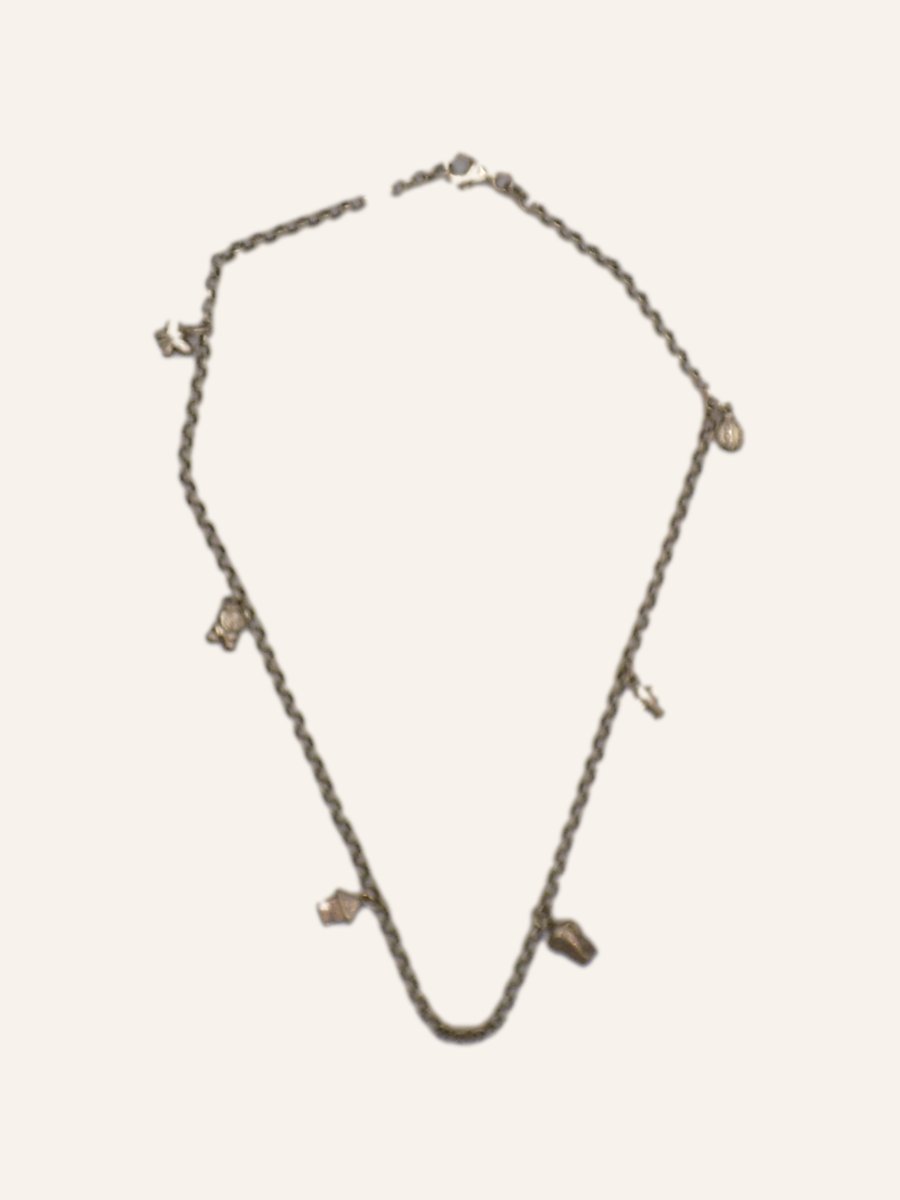 Necklace with set drops