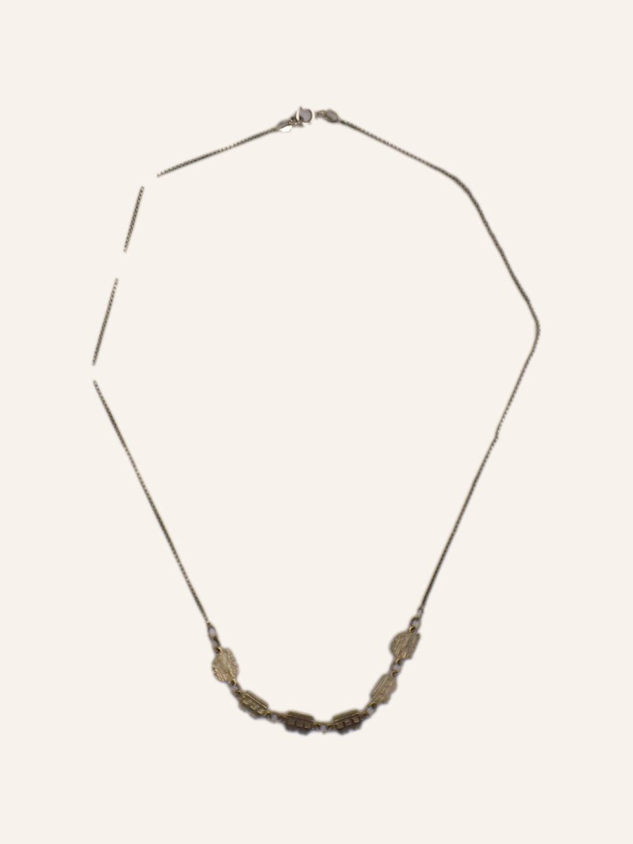Necklace with central beads